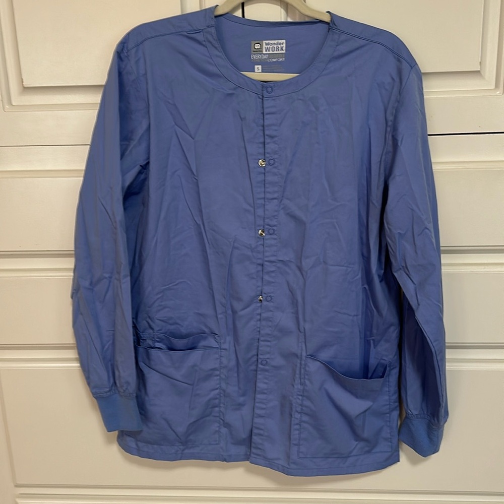 Wonder Wink wonder work scrub jacket.
